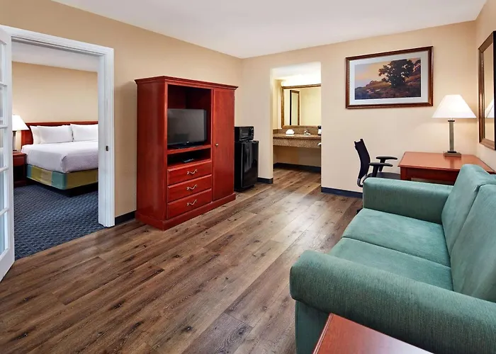 La Quinta By Wyndham Thousand Oaks-Newbury Park