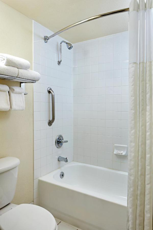 La Quinta By Wyndham Thousand Oaks-newbury Park 3*