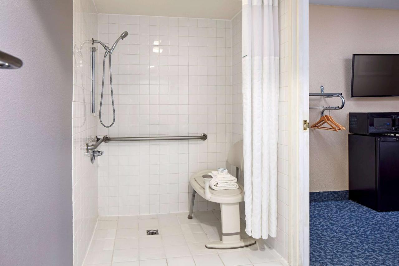 Hotel La Quinta By Wyndham Thousand Oaks-newbury Park