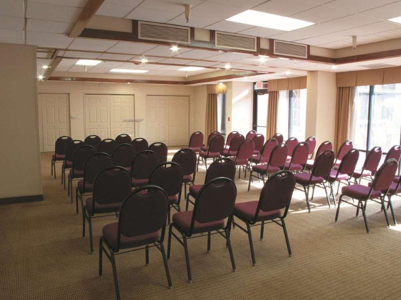 Hotel La Quinta By Wyndham Thousand Oaks-newbury Park