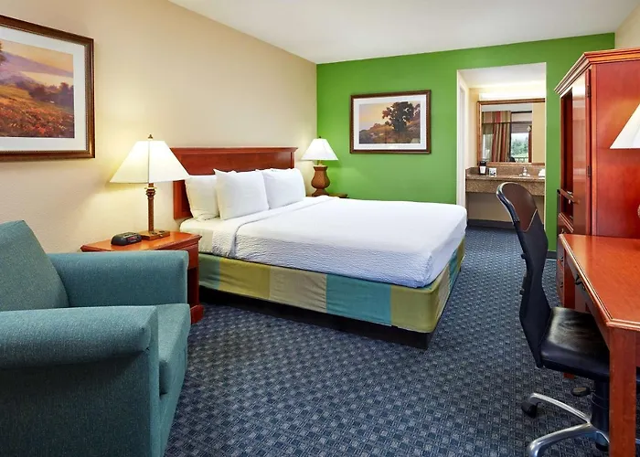 La Quinta By Wyndham Thousand Oaks-Newbury Park