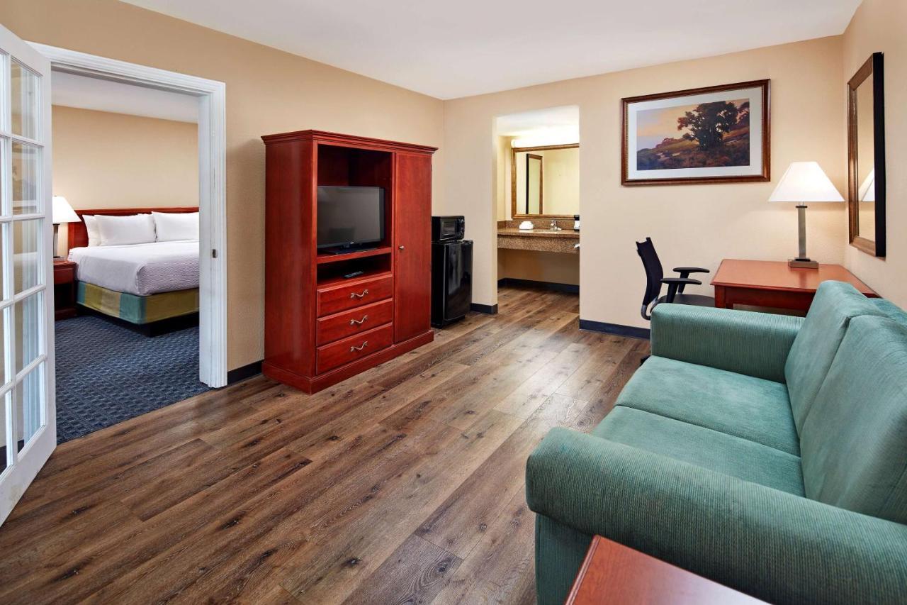 La Quinta By Wyndham Thousand Oaks-newbury Park Hotel 3*
